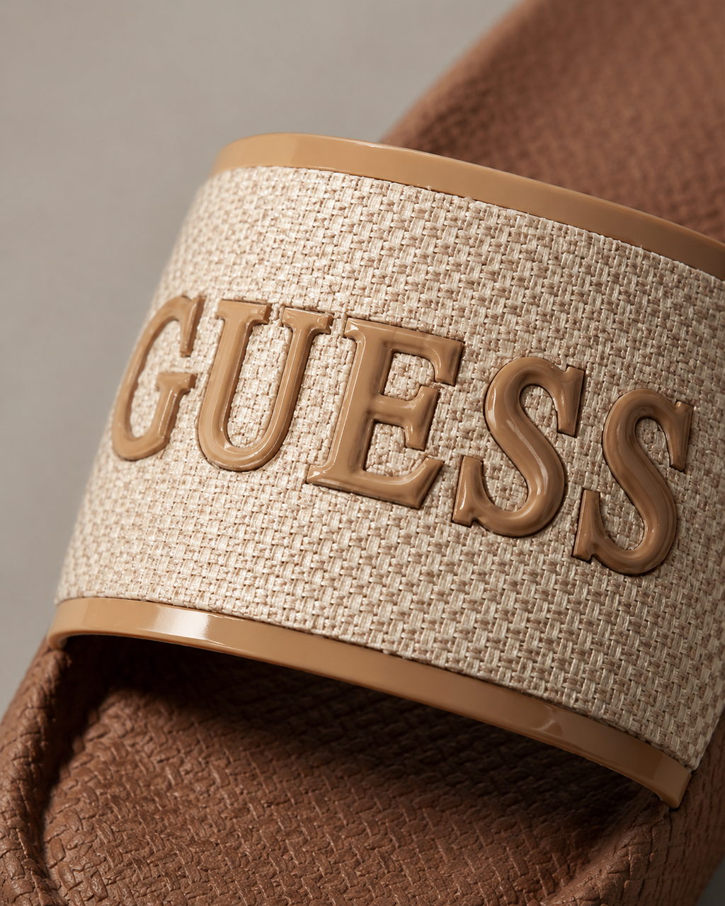 Sandalia Guess