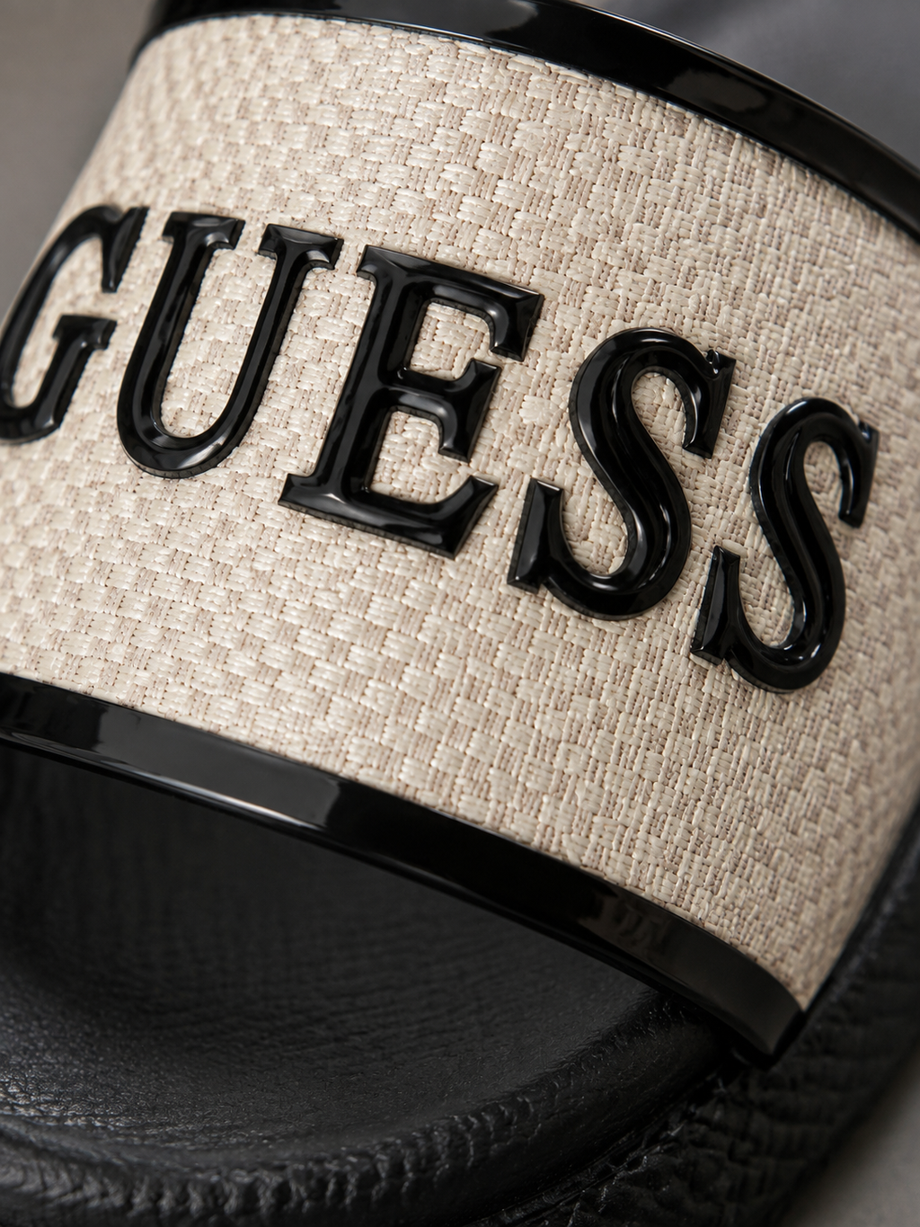 Sandalia Guess