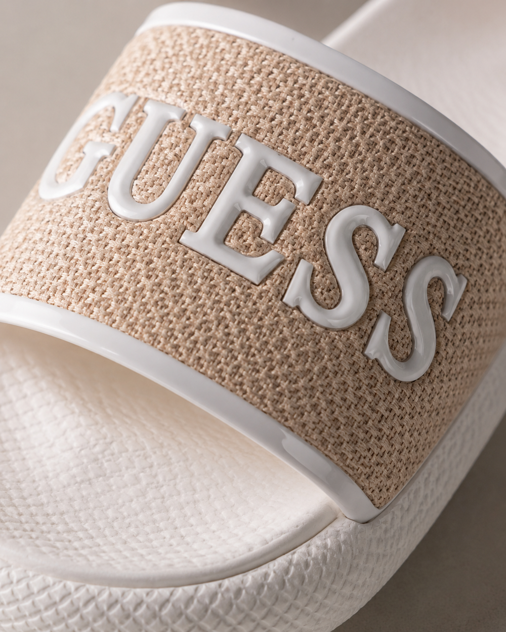 Sandalia Guess