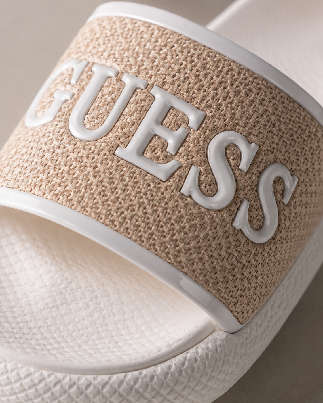 Sandalia Guess